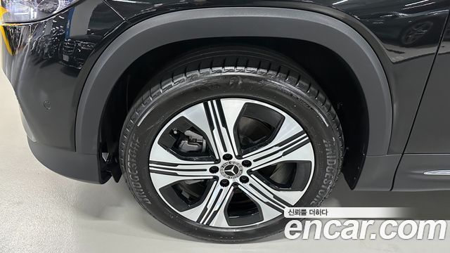 Mercedes-Benz EQB EQB300 4MATIC AMG Line — пробег 6 000 км — фото 5 из 5