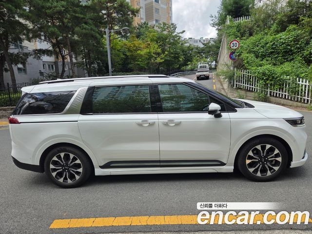 Kia Carnival Gasoline 9-Seater Signature — пробег 21 583 км — фото 3 из 5