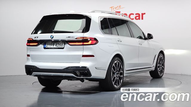 BMW X7 xDrive 40i M Sport 6STR — пробег 5 445 км — фото 2 из 5