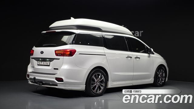 Kia Carnival 9-Seater Hi-Limousine Prestige Hiroof — пробег 113 764 км — фото 2 из 5