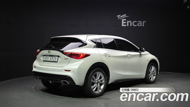 Infiniti Q30 из Кореи Encar