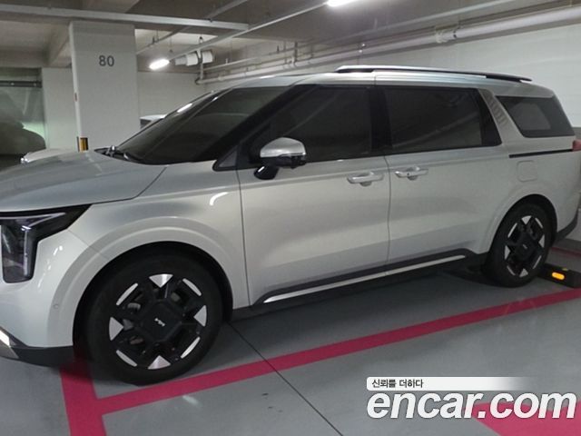 Kia Carnival HEV 9seater Signature — пробег 19 000 км — фото 2 из 5