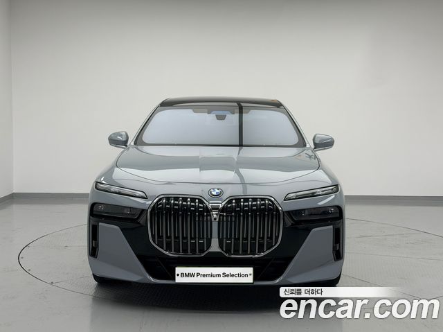 BMW 7-Series 750e xDrive M Sport — пробег 14 300 км — фото 2 из 5