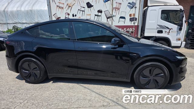 Tesla Model Y Premium RWD — пробег 500 км — фото 4 из 5