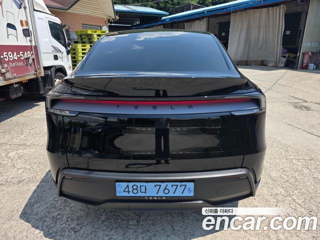 Tesla Model Y Premium RWD — пробег 500 км — фото 5 из 5
