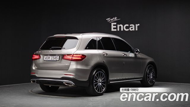 Mercedes-Benz GLC-Class GLC300 4MATIC AMG Line — пробег 31 320 км — фото 2 из 5