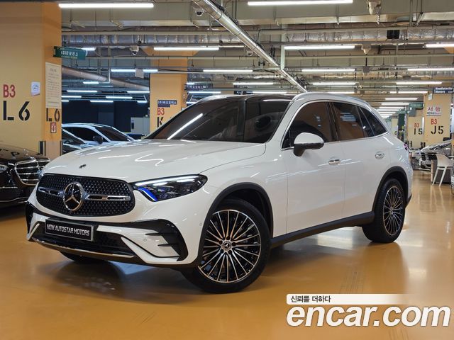 Mercedes-Benz GLC-Class GLC300 4MATIC AMG Line — пробег 2 600 км — фото 1 из 5