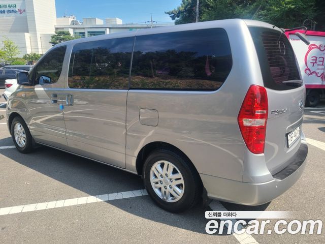 Hyundai Starex 11-Seater Wagon Smart — пробег 124 984 км — фото 4 из 5