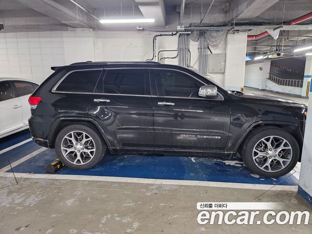 Jeep Cherokee 3.6 Overland WK2 — пробег 45 215 км — фото 3 из 5