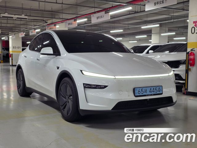 Tesla Model Y Premium RWD — пробег 9 000 км — фото 3 из 5