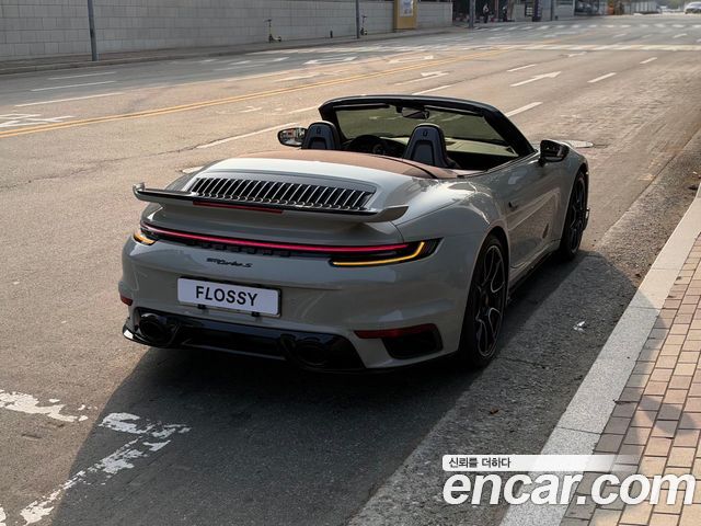 Porsche 911 Turbo S Cabriolet — пробег 15 220 км — фото 4 из 5
