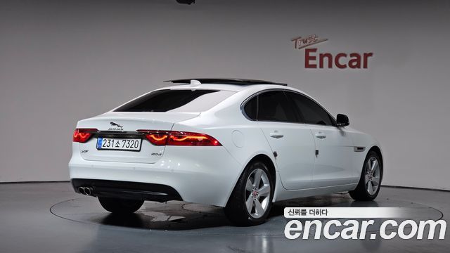 Jaguar XF 20d Prestige — пробег 93 246 км — фото 2 из 5