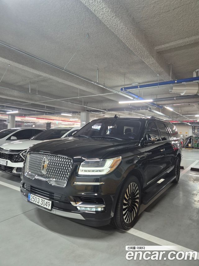 Lincoln Navigator 3.5L Black Label — пробег 87 000 км — фото 1 из 5