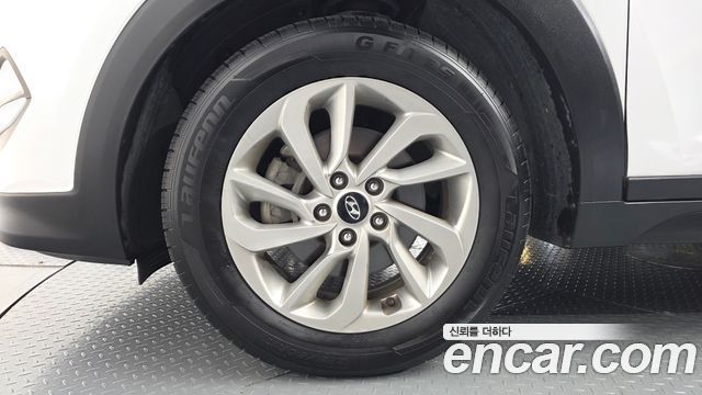 Hyundai Tucson Diesel 2.0 2WD Style — пробег 331 374 км — фото 5 из 5