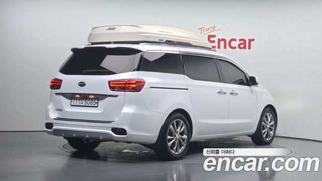 Kia Carnival из Кореи Encar