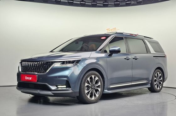 Kia Carnival Gasoline 7-Seater Signature — пробег 71 425 км — фото 1 из 5