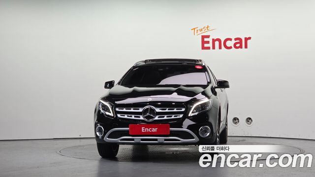 Mercedes-Benz GLA-Class GLA220 Premium — пробег 33 650 км — фото 3 из 5