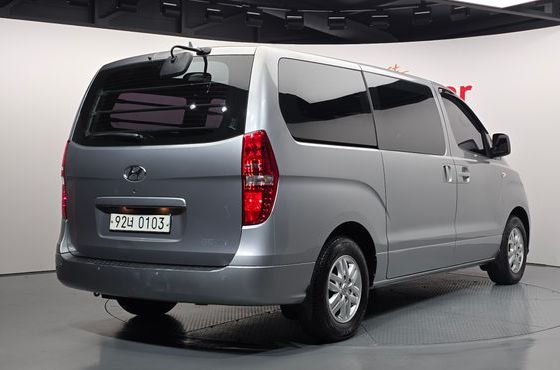 Hyundai Starex Van 3-Seater Smart — пробег 180 509 км — фото 2 из 5