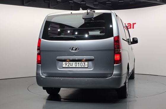 Hyundai Starex Van 3-Seater Smart — пробег 180 509 км — фото 4 из 5