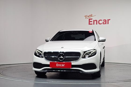 Mercedes-Benz E-Class E300 4MATIC Avnatgarde — пробег 57 847 км — фото 3 из 5