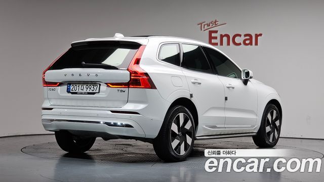 Volvo XC60 T8 Ultra Bright — пробег 24 272 км — фото 2 из 5