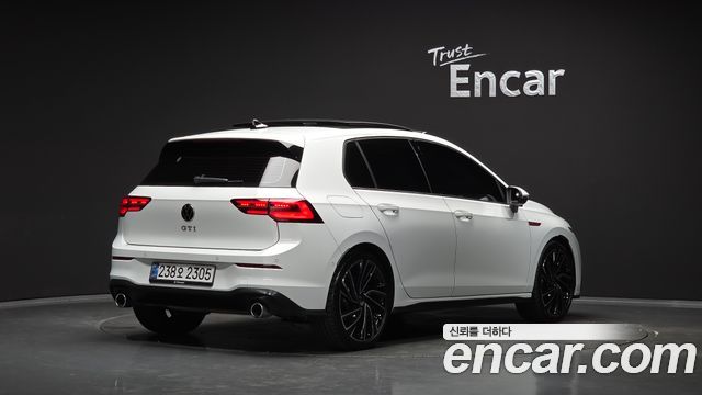 Volkswagen Golf 2.0 GTI — пробег 10 959 км — фото 2 из 5