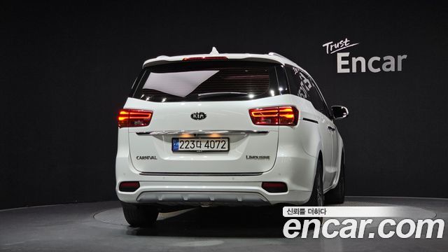 Kia Carnival из Кореи Encar