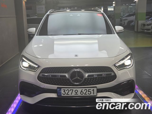 Mercedes-Benz GLA-Class GLA250 4MATIC — пробег 15 822 км — фото 1 из 5