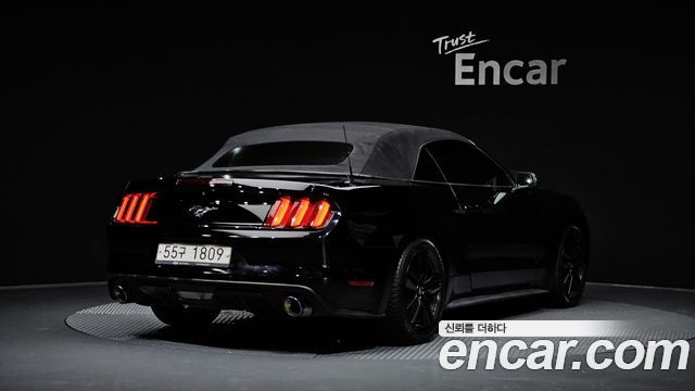 Ford Mustang Convertible — пробег 107 911 км — фото 2 из 5