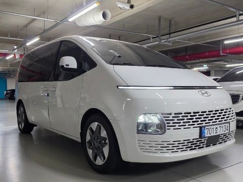 Hyundai Staria Tourer 11-Seater Modern — пробег 11 000 км — фото 2 из 5