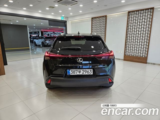 Lexus UX из Кореи Encar
