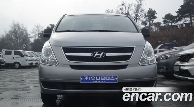 Hyundai Starex 12-Seater Wagon CVX Deluxe — пробег 175 680 км — фото 3 из 5