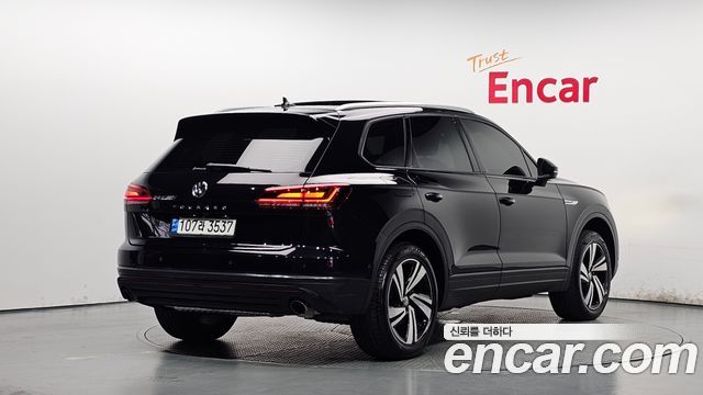 Volkswagen Touareg 3.0 TDI Premium — пробег 18 022 км — фото 2 из 5