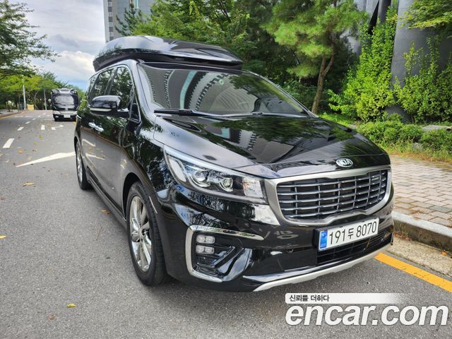 Kia Carnival 9-Seater Hi-Limousine Prestige — пробег 150 000 км — фото 1 из 5