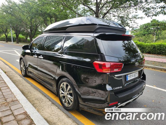 Kia Carnival 9-Seater Hi-Limousine Prestige — пробег 150 000 км — фото 2 из 5