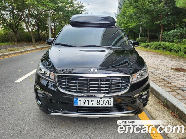 Kia Carnival 9-Seater Hi-Limousine Prestige — пробег 150 000 км — фото 3 из 5