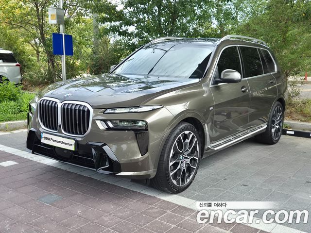 BMW X7 xDrive 40i M Sport 6STR — пробег 10 240 км — фото 1 из 5