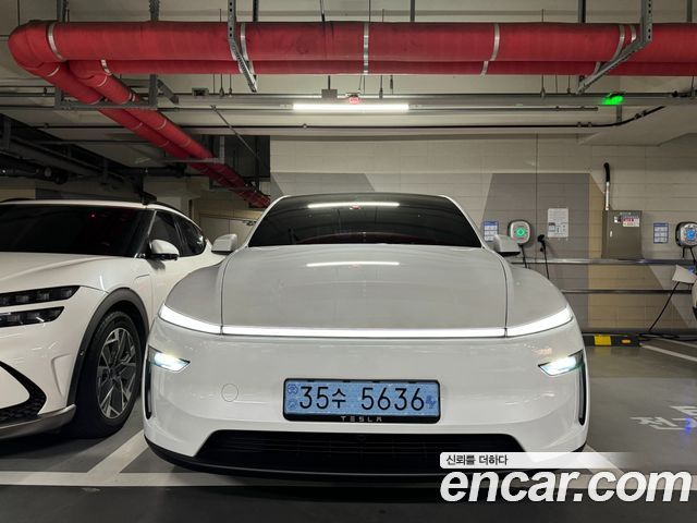 Tesla Model Y Premium RWD — пробег 731 км — фото 1 из 5