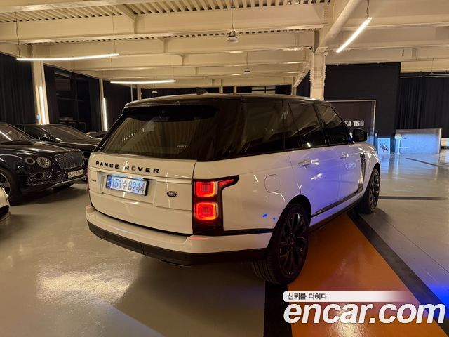Land Rover Range Rover 4.4 SDV8 Vogue SE DIESEL — пробег 98 900 км — фото 3 из 5
