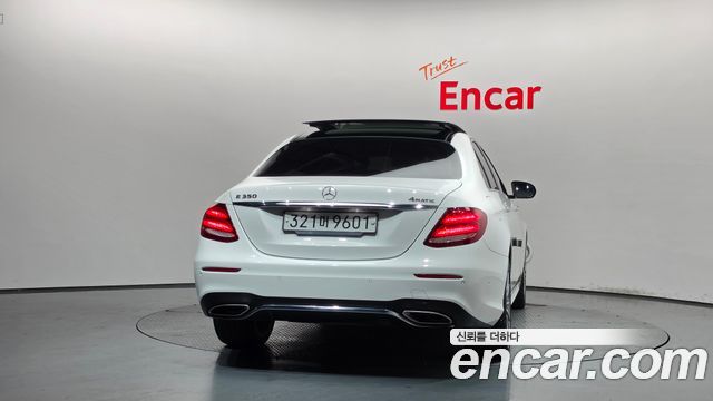 Mercedes-Benz E-Class из Кореи Encar