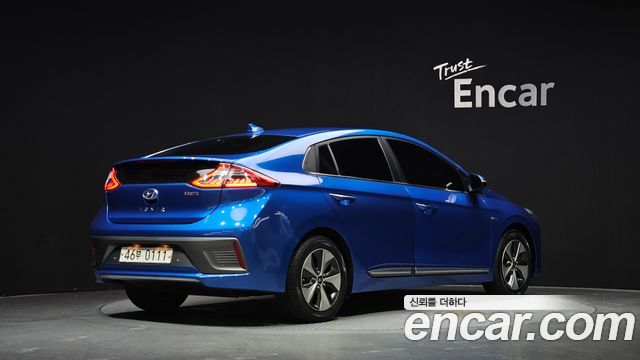 Hyundai Ioniq Q — пробег 82 957 км — фото 2 из 5
