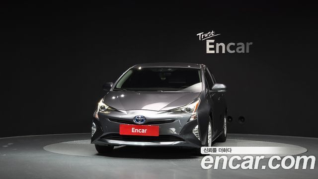 Toyota Prius 1.8 E — пробег 115 200 км — фото 3 из 5