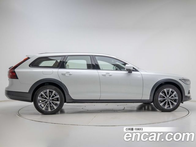 Volvo V90 B5 Ultra AWD — пробег 5 058 км — фото 4 из 5