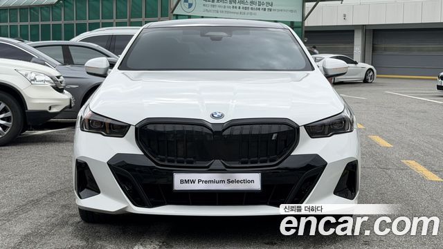 BMW i5 eDrive 40 M Sport — пробег 22 292 км — фото 3 из 5
