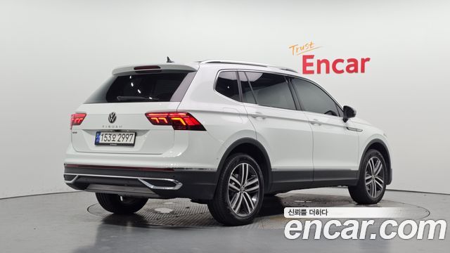 Volkswagen Tiguan 2.0 TSI Prestige — пробег 26 872 км — фото 2 из 5
