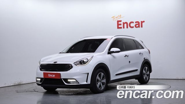 Kia Niro Prestige — пробег 157 392 км — фото 1 из 5