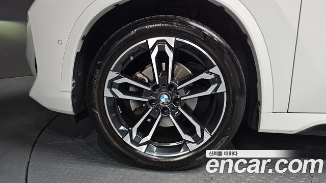 BMW X1 xDrive 20i M Sport — пробег 29 920 км — фото 5 из 5
