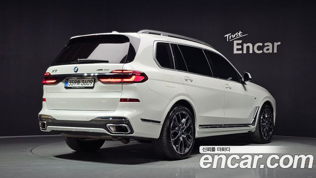 BMW X7 xDrive 40i M Sport 6STR — пробег 13 817 км — фото 2 из 5
