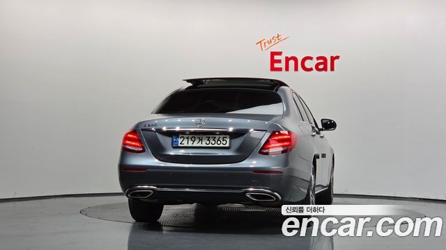 Mercedes-Benz E-Class E300 Avantgarde — пробег 158 410 км — фото 4 из 5