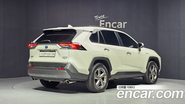 Toyota RAV4 2.5 4WD Hybrid — пробег 41 820 км — фото 2 из 5